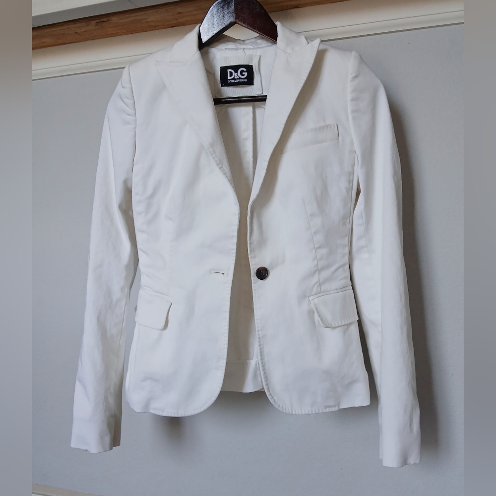 Dolce & Gabbana Single Breasted Women's Blazer in white. Size 36